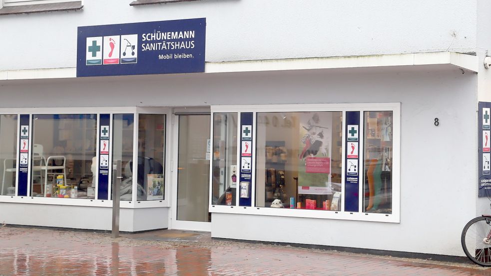 Das Sanitätshaus Schünemann gibt seinen Standort an der Langen Straße 10 in Barßel auf und zieht ins Einkaufszentrum Am Krumme Kamp. Foto: Passmann