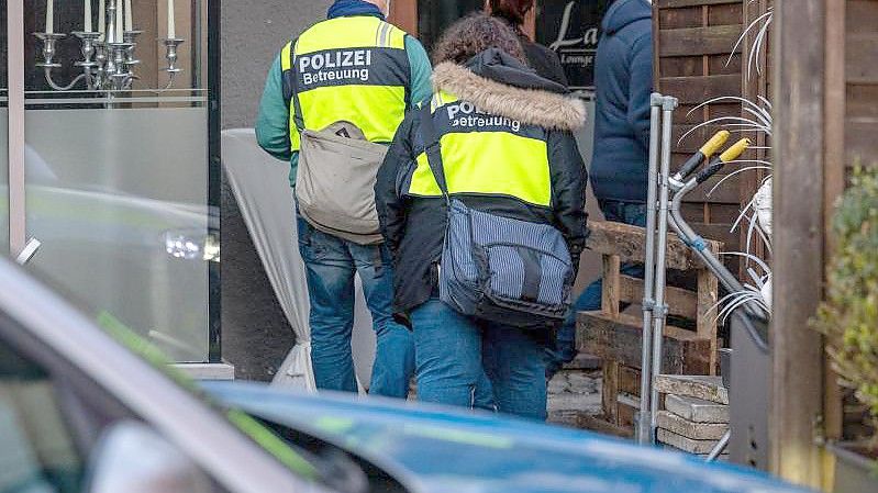 Die Untersuchungen laufen. Noch ist unklar, wie die Droge in den Champagner kam. Foto: Armin Weigel/dpa