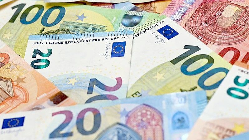 Erhalten Polen und Ungarn bald weniger Geld aus dem EU-Haushalt?. Foto: Patrick Pleul/dpa-Zentralbild/dpa