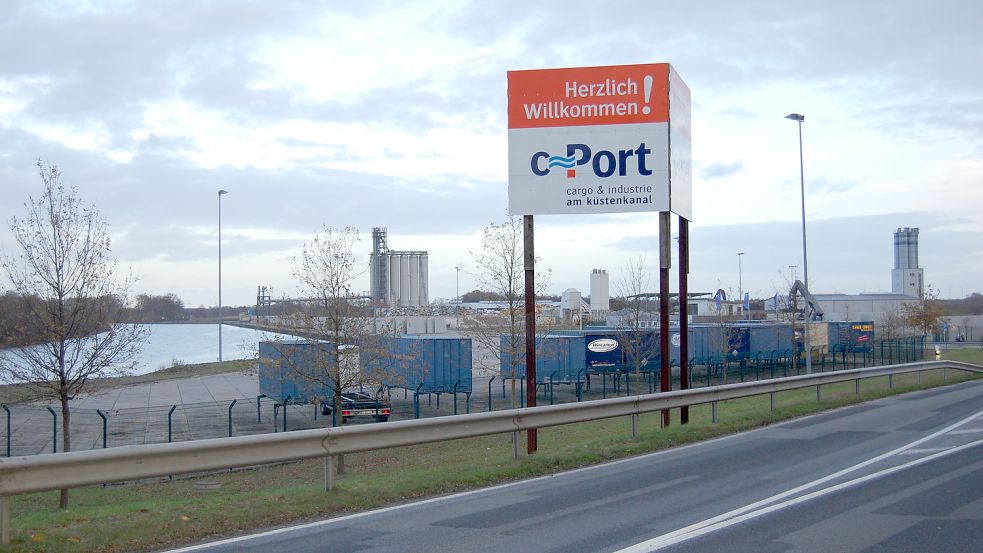 Im interkommunalen Industriepark c-Port will sich das Münsteraner Unternehmen Revis mit einer Biomethan-Anlage ansiedeln. Aktuell liegen seine Antragsunterlagen öffentlich aus. Die Bürgerinitiative gegen die Ansiedlung von Gülleverwertern lässt diese Unterlagen von einem Anwalt prüfen.