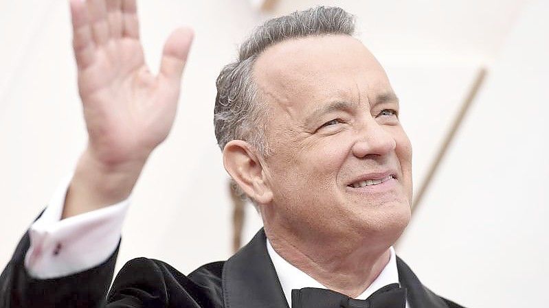 Tom Hanks spielt den durchtriebenen Elvis-Manager Colonel Tom Parker. Foto: Jordan Strauss/Invision/AP/dpa