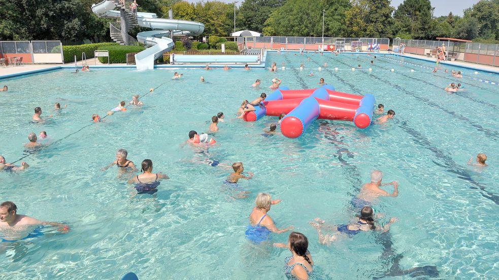 Das Freibad in Weener wird von den Gästen sehr gut angenommen. Foto: Ammermann/Archiv