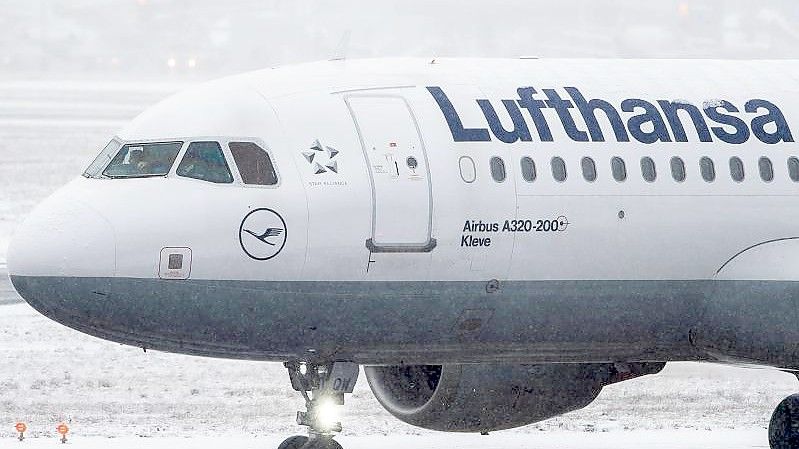 Die Lufthansa verzichtet bei ihrer Kernmarke darauf, Piloten zu entlassen. Foto: Silas Stein/dpa