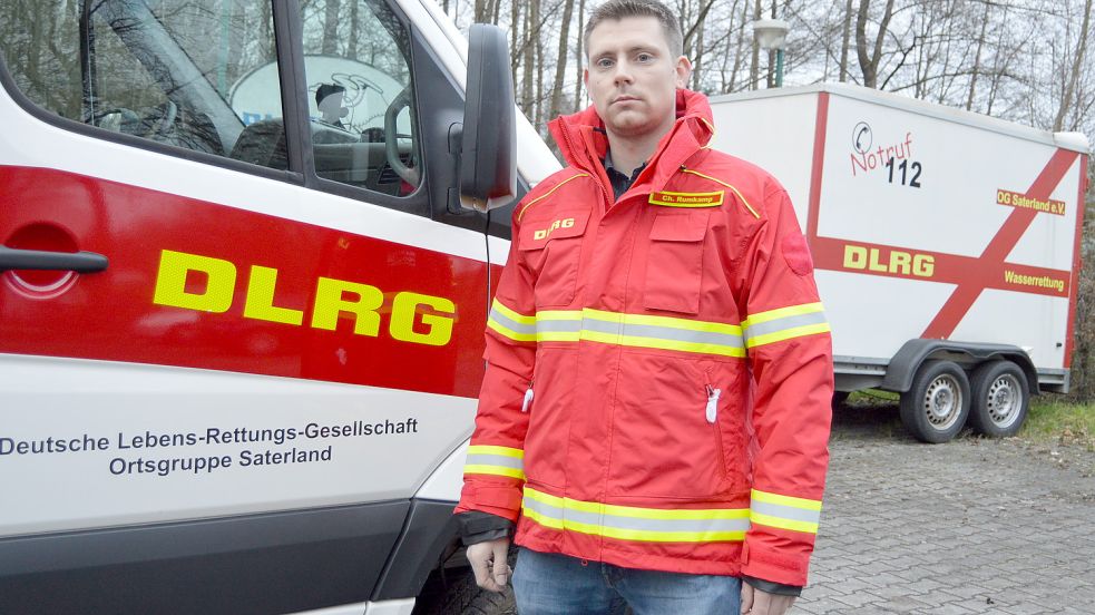 Christian Rumkamp, Leiter der Ausbildung der DLRG-Ortsgruppe Saterland, hofft so bald wie möglich ins Hallenbad zurückzukehren, um die Schwimmausbildung fortzusetzen. Foto: Weers