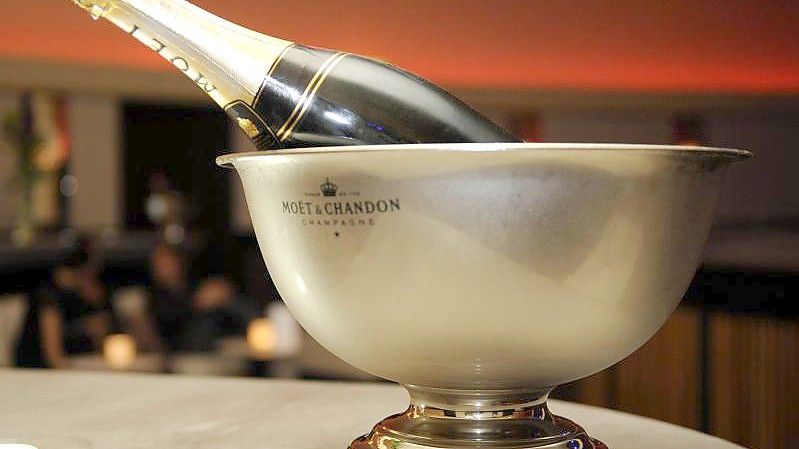 Eine Champagner-Flasche. Foto: picture alliance / dpa