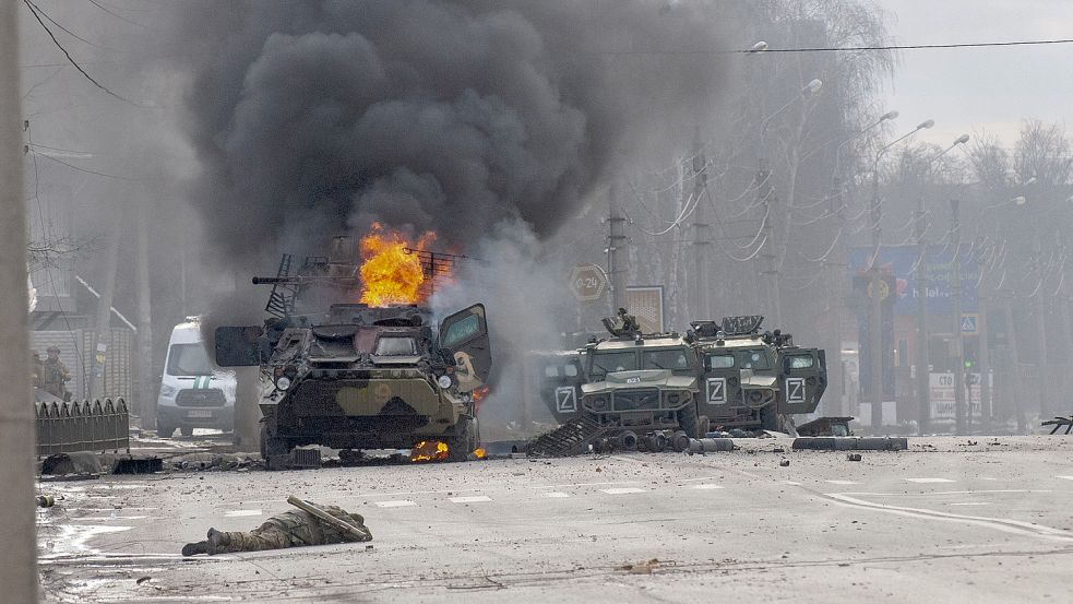 Rund um die Stadt Charkiw im Osten in der Ukraine gab es am Sonntag heftige Kämpfe gegen die russischen Truppen. Foto: DPA/AP Photo/Marienko Andrew