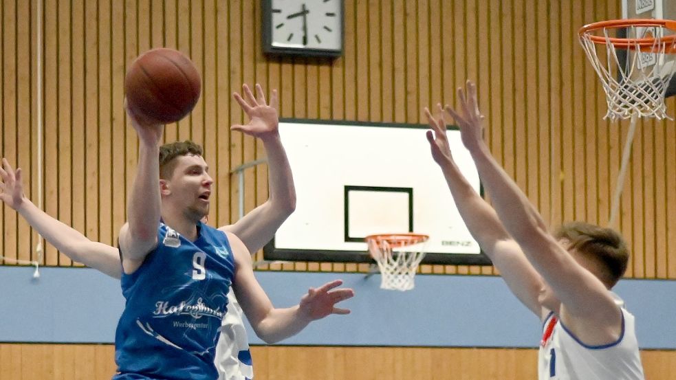 Logabirums Topscorer Evaldas Jurgaitis (21 Punkte) glänzte auch durch zahlreiche Rebounds und kluge Assists. Foto: Meiborg