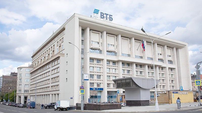 Die Zentrale der VTB Bank in Moskau. Foto: Christian Charisius/dpa