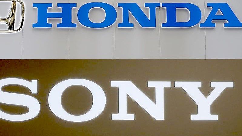 Der japanische Elektronikriese Sony geht bei seinen Auto-Plänen eine Kooperation mit Honda ein. Foto: Uncredited/AP/dpa