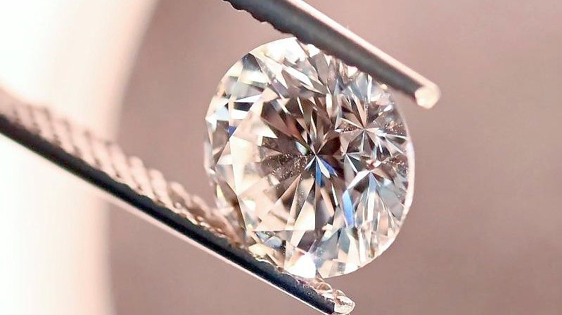 Die Diamantenindustrie verdient wieder glänzend. Foto: Uli Deck/dpa