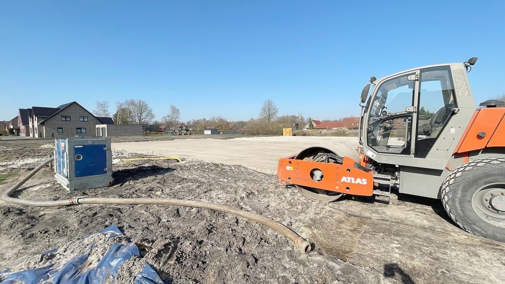 An der Papenburger Straße sollen mehrere Dreifamilienhäuser entstehen. Gegen die Bebauung in zweiter Reihe haben Anlieger Einwände. Foto: Janßen
