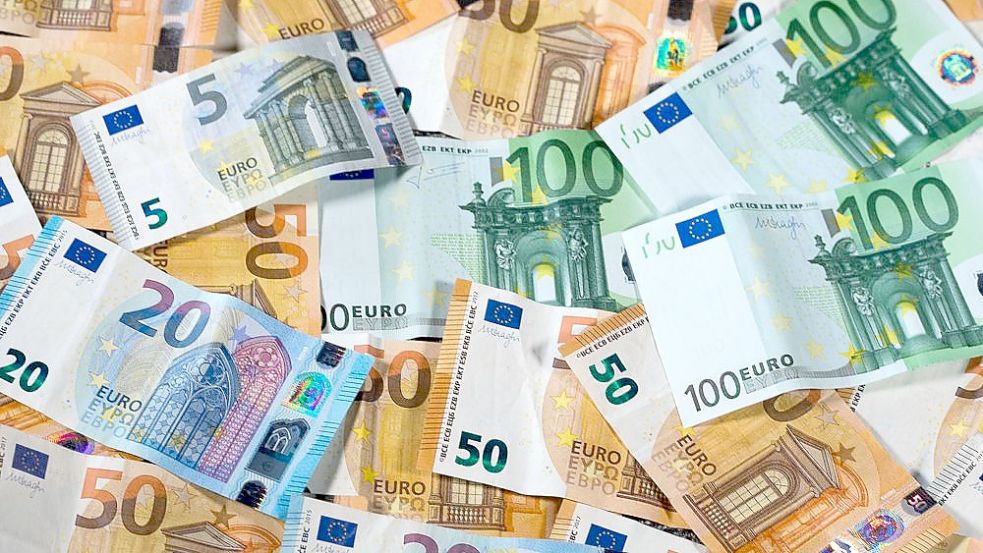 Die Mehrheitsfraktion der CDU im Kreistag Cloppenburg hat die Erhöhung der Kreisumlage um zwei Prozentpunkte auf jetzt 35 Prozent gegen das Votum aller anderen Kreistagsgruppierungen durchgesetzt. Die Bürgermeister aus Saterland und Barßel reagieren verschnupft auf diese indirekte Steuererhöhung. Foto: DPA
