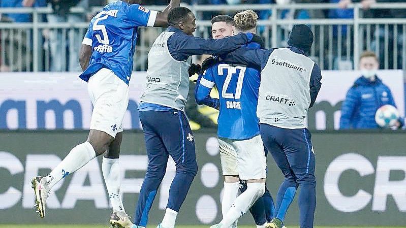 Darmstadt drehte gegen Heidenheim einen 0:2-Rückstand. Foto: Uwe Anspach/dpa