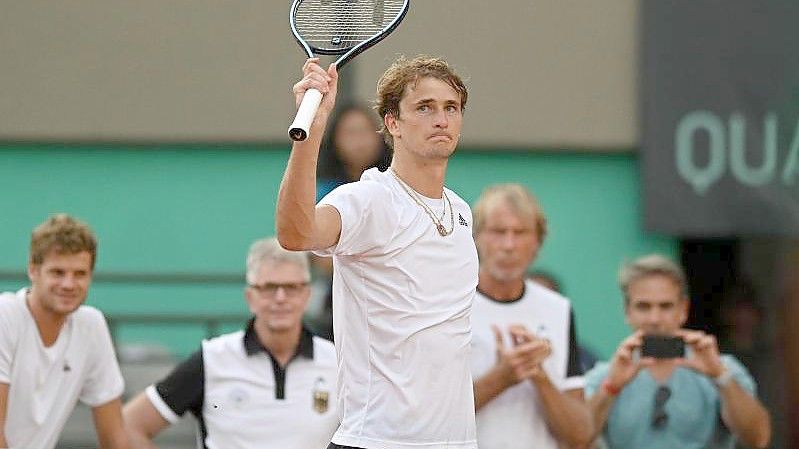 Steht mit den deutschen Tennis-Herren unter Druck: Alexander Zverev. Foto: Andre Borges/dpa