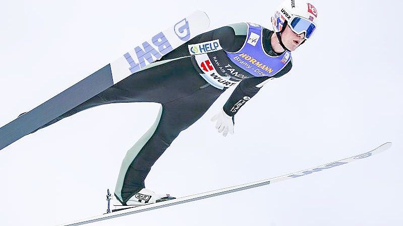 Daniel Andre Tande feierte ein Jahr nach seinem schweren Unfall einen Weltcup-Sieg. Foto: Terje Bendiksby//dpa