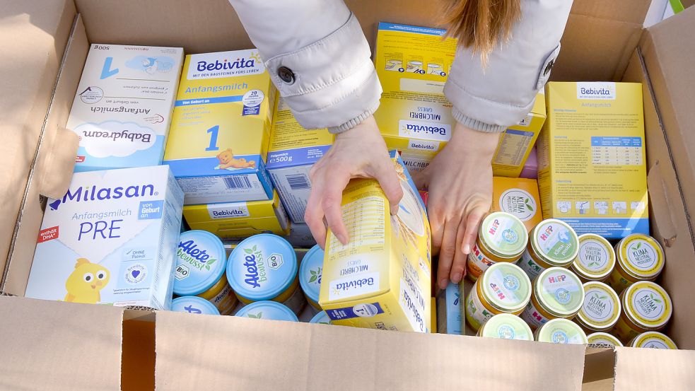 Babynahrung gehört zu den Dingen, die besonders gebraucht werden. Foto: Grubitzsch/dpa