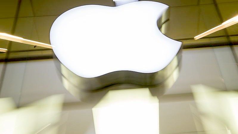 Die Nachfrage nach Mac-Computer von Apple ist in der Pandemie gestiegen. Foto: Peter Kneffel/dpa