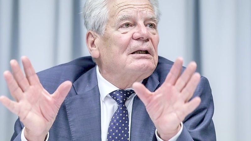 Joachim Gauck kann sich einen Stopp russischer Energie-Importe durchaus vorstellen. Foto: Axel Heimken/dpa