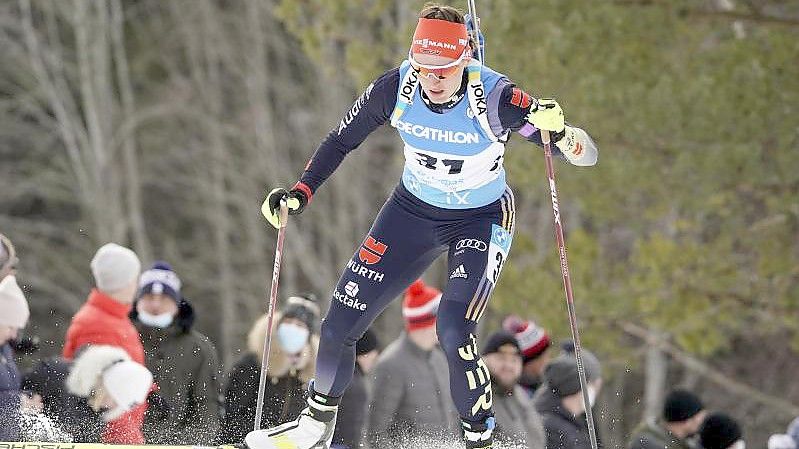 Denise Herrmann wurde beim Biathlon-Weltup in Ötepää in Estland Zweite. Foto: Roman Koksarov/AP/dpa