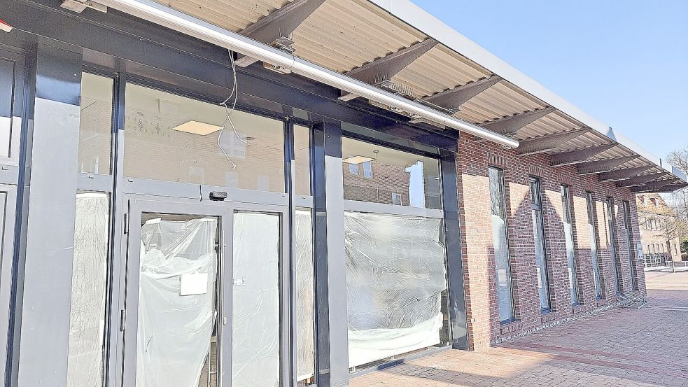 An das Subway-Restaurant erinnert in Papenburg schon nichts mehr. In der kommenden Woche soll in dem Lokal am Hauptkanal die „Strandstulle“ eröffnen. Foto: Belling