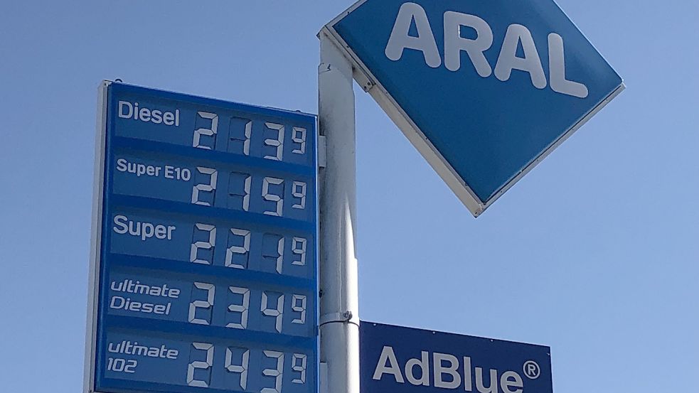 Deutlich über zwei Euro pro Liter kosten mittlerweile Diesel, Super-Benzin und Co. Foto: Zein