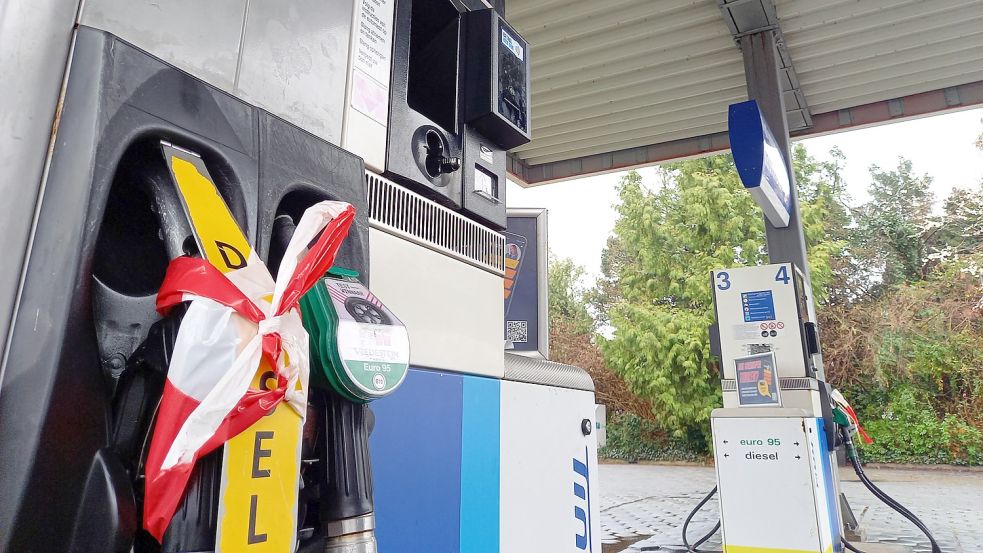 Diesel? Fehlanzeige. In Bad Neuschanz ist eine Tankstelle leergekauft. Der Grund waren wohl die sehr niedrigen Preise. Foto: Vogt