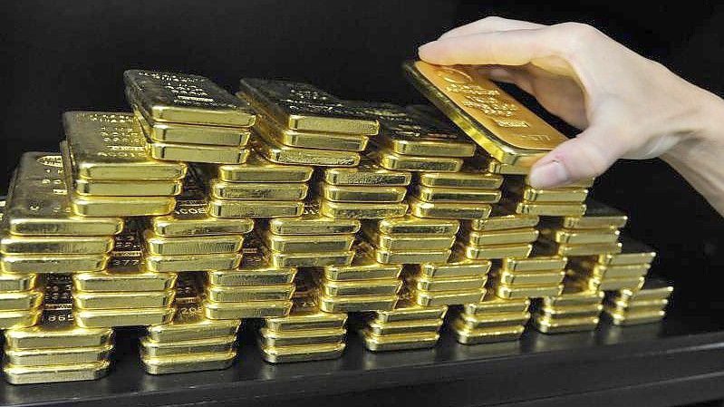 Glänzendes Investment: Gold ist derzeit ausgesprochen gefragt, Silber auch. Foto: Andreas Gebert/dpa/dpa-tmn
