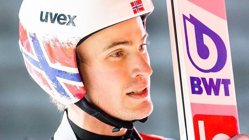 Schon fünf Monate nach seinem Horrosturz kehrte der Norweger Daniel-André Tande fulminant in den Weltcup zurück. Foto: Philipp von Ditfurth/dpa