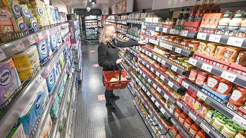 Die Platzierung von Lebensmitteln in Supermärkten ist mit Bedacht gewählt. Foto: Arne Dedert/dpa