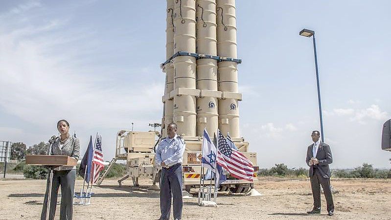 Ein „Arrow 2“-Raketenabwehrsystem auf dem israelischen Luftwaffenstützpunkt Palmahim (Archivbild). Bundeskanzler Scholz erwägt ein Raketenschutzschild für Deutschland. Foto: Oliver Weiken/EPA/dpa