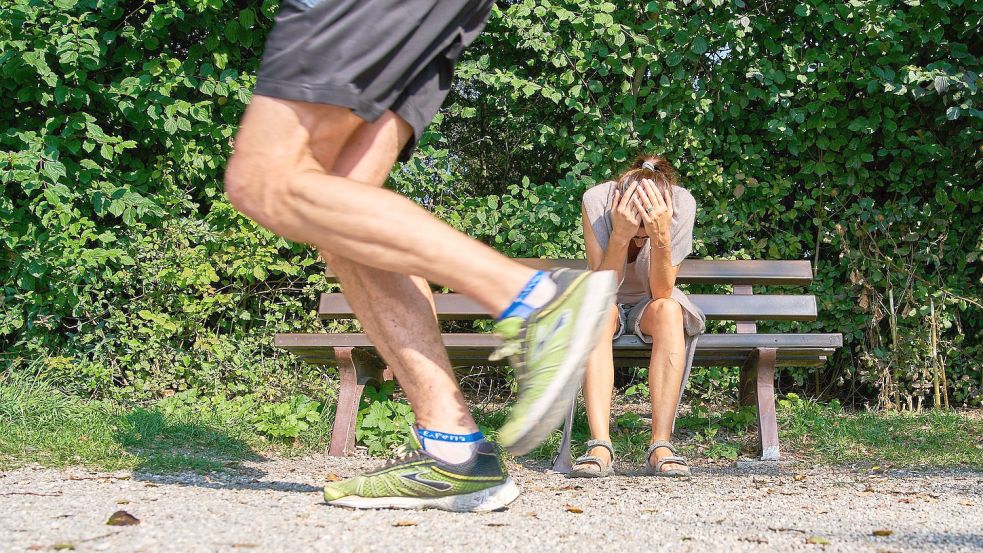 Während die einen voller Energie sind, kämpfen an Depressionen Erkankte mit Antriebslosigkeit und Erschöpfung. Ihnen fällt es häufig schwer, sich aufzuraffen. Symbolfoto: Imago