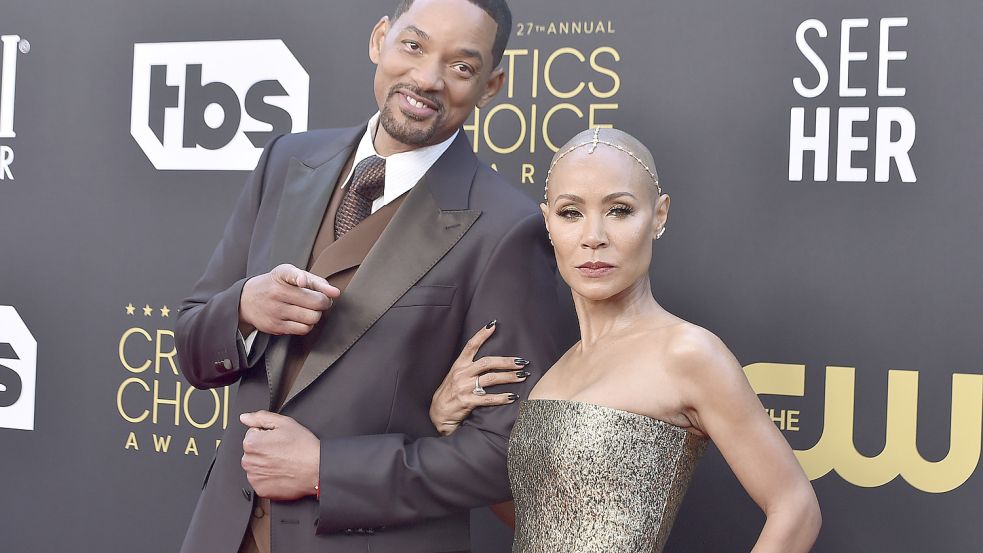 „Alopecia Areata“-Betroffene Jada Pinkett Smith mit ihrem Mann Will Smith. Foto: picture alliance/dpa/Invision/AP/Jordan Strauss