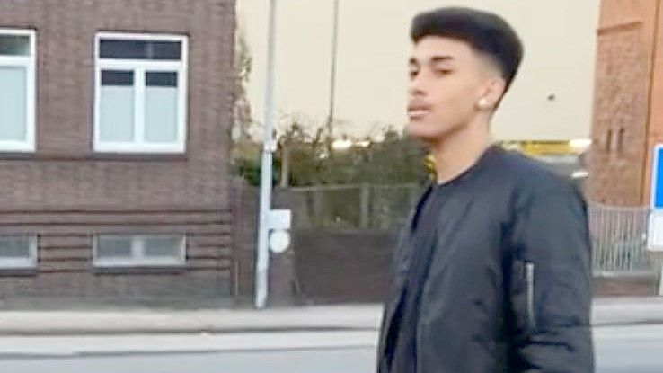 Abseits des Fußballplatzes ist Ramon Issa gerne mit seinen Freunden in Leer unterwegs. Foto: Privat