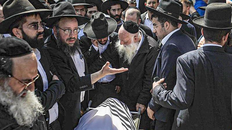 Vor wenigen Tagen hatte ein bewaffneter Palästinenser in Bnei Brak bei Tel Aviv das Feuer auf Passanten eröffnet. Er wurde daraufhin von Polizisten erschossen. Foto: Ilia Yefimovich/dpa