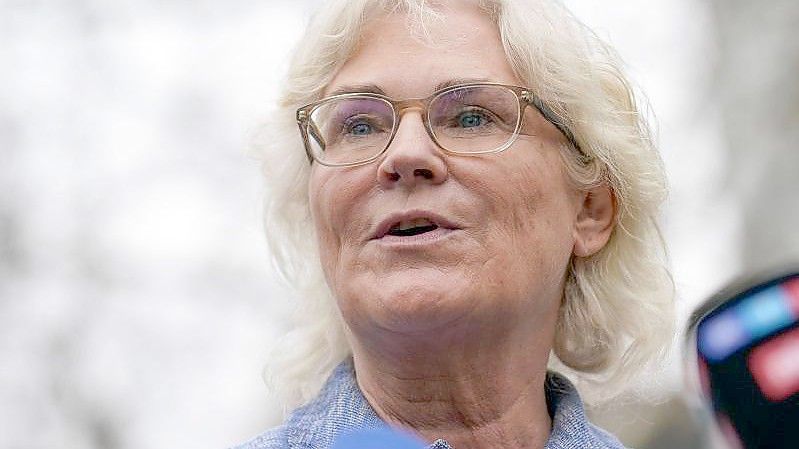 In der Kritik: Bundesverteidigungsministerin Christine Lambrecht (SPD). Foto: Seth Wenig/AP/dpa