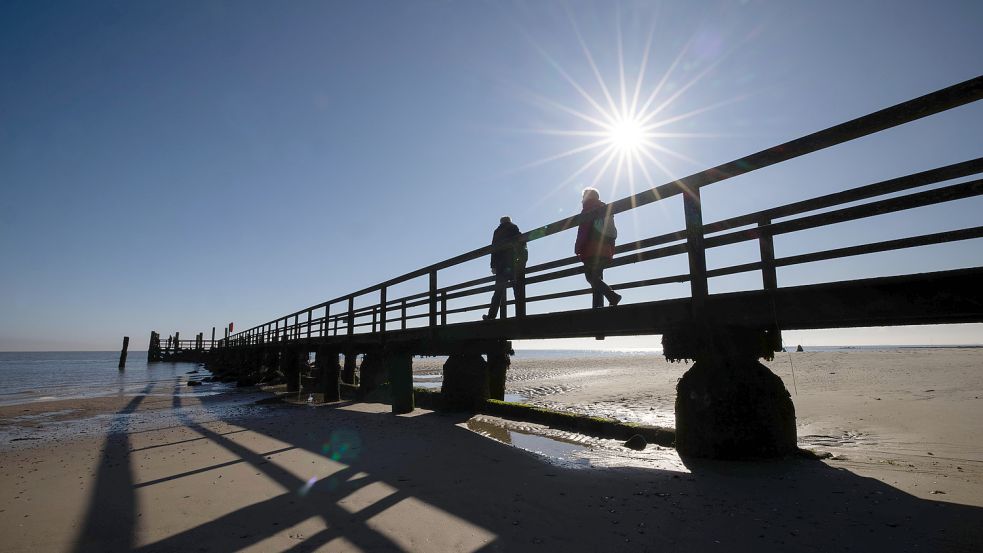 Wer über Ostern in der Heimat bleiben möchte, der kann an der Nordsee - wie hier auf Föhr - entspannen. Foto: dpa