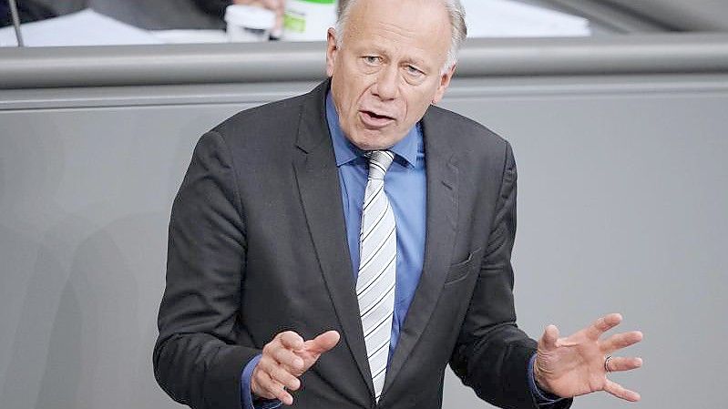 Jürgen Trittin: „Keiner dieser Mörder darf straffrei ausgehen.“. Foto: Kay Nietfeld/dpa