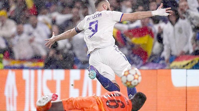 Real-Stürmer Karim Benzema traf beim Sieg der Madrilen an der Stamford Bridge dreifach. Foto: John Walton/PA Wire/dpa