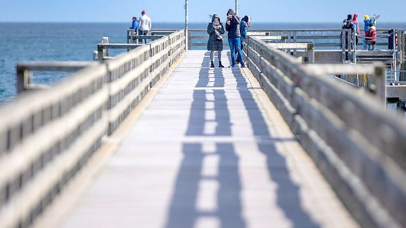 Sonnig aber kalt zeigt sich das Wetter derzeit in Norddeutschland. Foto: Jens Büttner/dpa