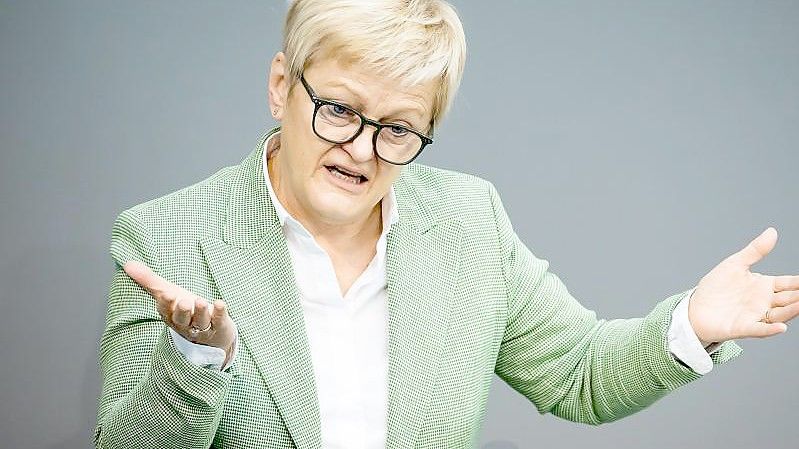 Die Bundestagsabgeordnete Renate Künast (Bündnis 90/Die Grünen) setzt sich im Streit um ein ehrverletzendes Meme vor Gericht gegen den Facebook-Konzern Meta durch. Foto: Christoph Soeder/dpa