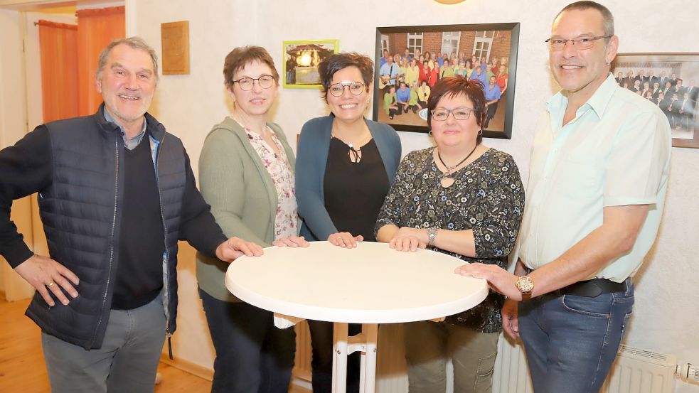 Für zwei Jahr im Amt des Vorstandes des Chores „Color“ gewählt (von links): August Fittje, Rita Vocks, Marion Dirks, Martina Pyrchalla und Gerd Albering. Foto: Passmann