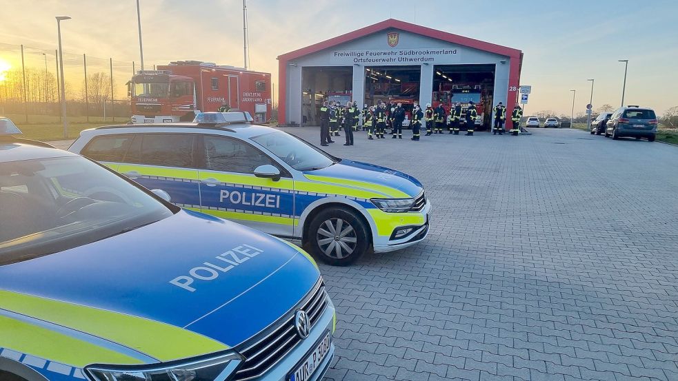 Die Feuerwehr in Uthwerdum rückte am Sonntagabend aus. Foto: Dirksen/Kreisfeuerwehrverband