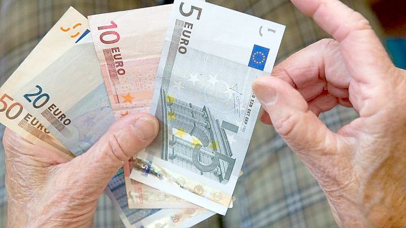 Das Bundeskabinett stellt die Weichen für die Rentenanpassung und eine Reform der Erwerbsminderungsrente. Foto: Marijan Murat / dpa