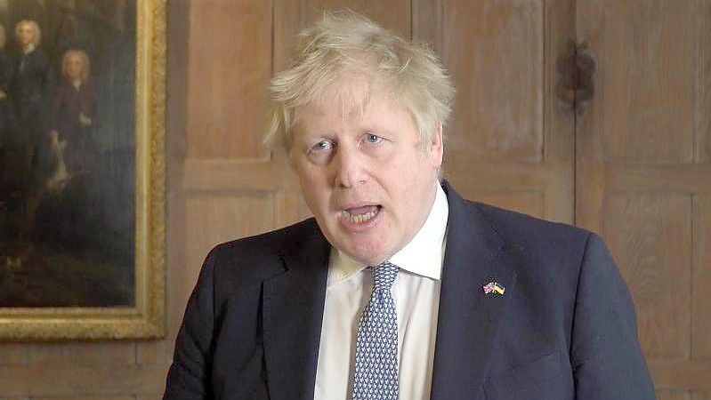 Boris Johnson muss wegen verbotener Feiern während des Corona-Lockdowns ein Strafgeld zahlen. Foto: Marc Ward/PA Wire/dpa