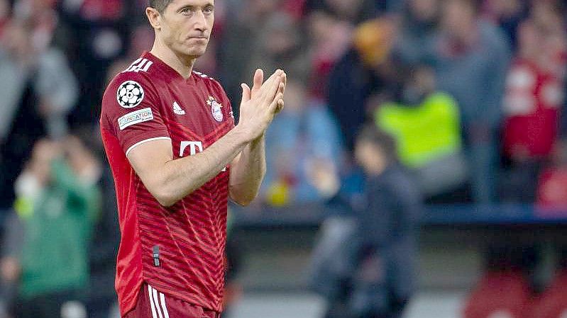 Soll das Interesse vom FC Barcelona geweckt haben: Bayern-Torjäger Robert Lewandowski. Foto: Sven Hoppe/dpa