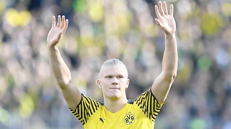 Ist rechtzeitig vor dem Bundesliga-Hit gegen Bayern wieder fit: BVB-Torjäger Erling Haaland. Foto: Bernd Thissen/dpa