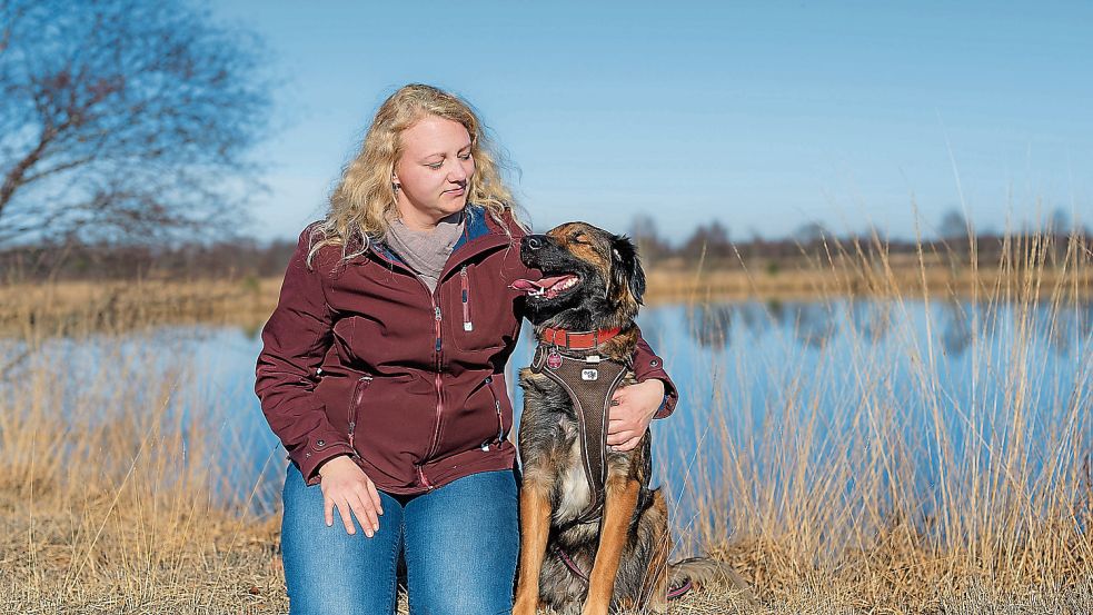 Nicole Brathal und ihr Hund Luna. Foto: Joerg Hausmann