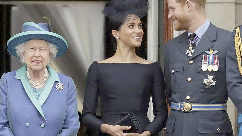 Prinz Harry und seine Frau, Herzogin Meghan, besuchten die Queen. Foto: Matt Dunham/AP/dpa