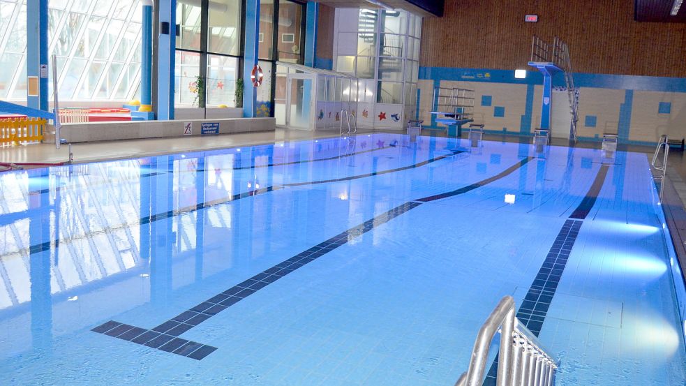 Auch im Freizeit-Bad Saterland in Ramsloh beträgt die Wassertemperatur gut 30 Grad. Ob das so bleiben kann, wird sich zeigen.