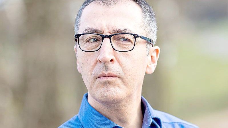 „Mehrwertsteuerabsenkung bei gesunden Lebensmitteln kommt besonders denen zugute, die kaum oder keine finanziellen Spielräume haben“: Cem Özdemir. Foto: Moritz Frankenberg/dpa